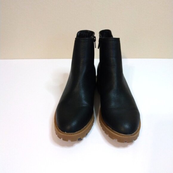 Wonderly Hannah Black Faux Leather Side Zip Ankle Boots Size 8 - Picture 2 of 7